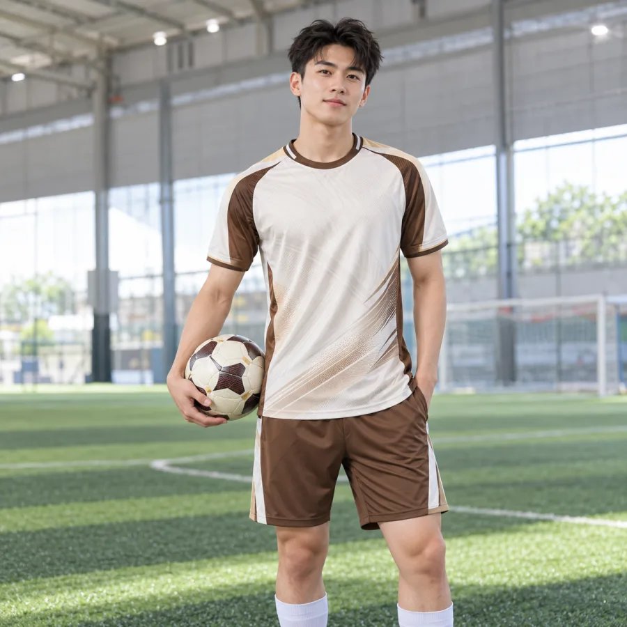 Áo bóng đá câu lạc bộ nam trắng kem phối nâu, vải polyester co giãn bốn chiều, cổ tròn – gradient chuyển sắc